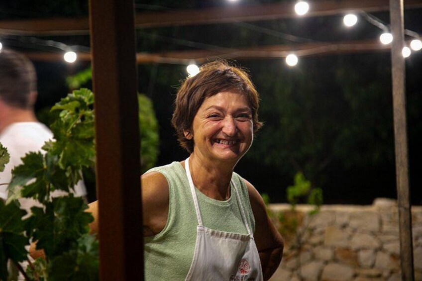 Dinner in the vineyard with wine tasting and walk 2