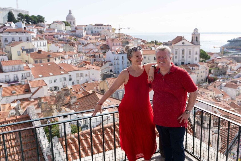Picture 2 for Activity Romantic Photoshoot Experience for Couples in Lisbon 3
