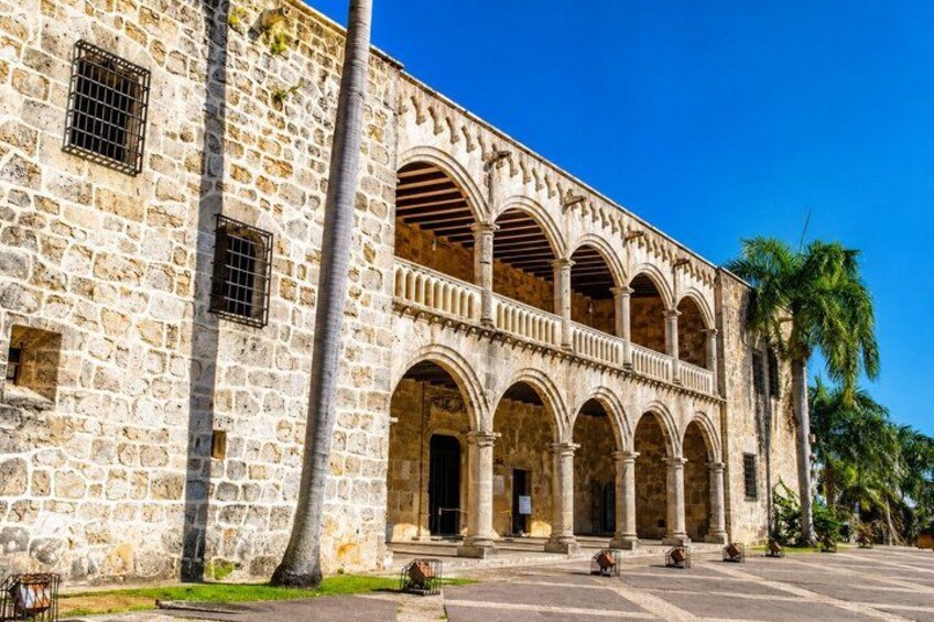 Historical Tour in the Colonial Zone 1