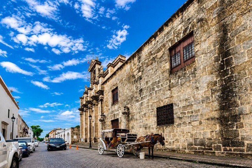 Historical Tour in the Colonial Zone 4