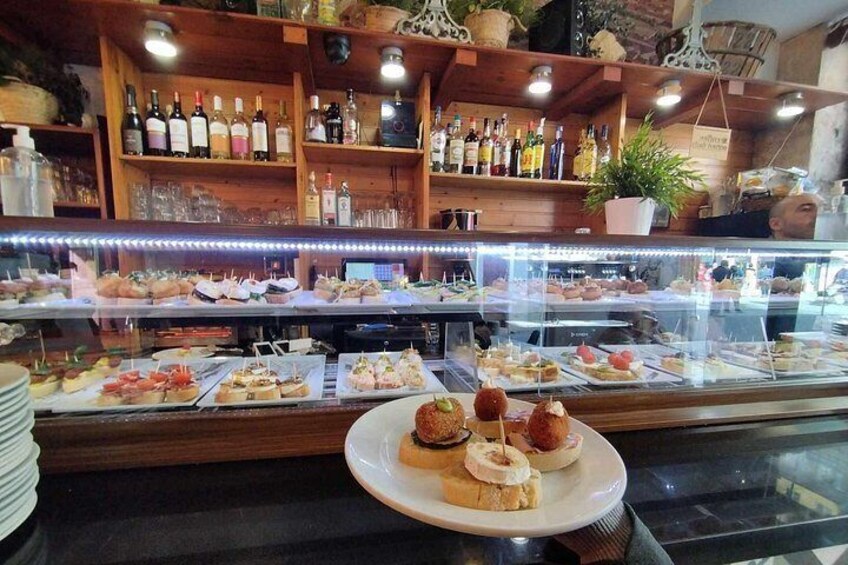 Valencia Tapas Tour: Market, History & Local Bites 5