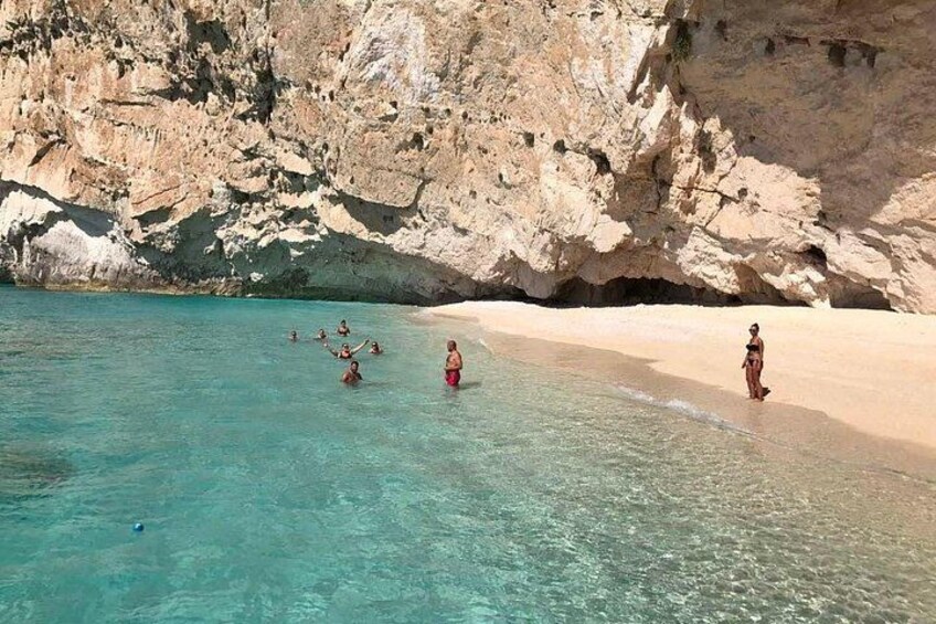 Zakynthos boat tour:Shipwreck& Local blue caves with 3 Swim Stops 5