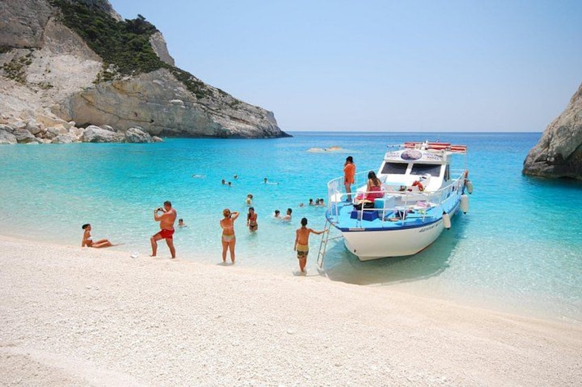 Zakynthos boat tour:Shipwreck& Local blue caves with 3 Swim Stops 2