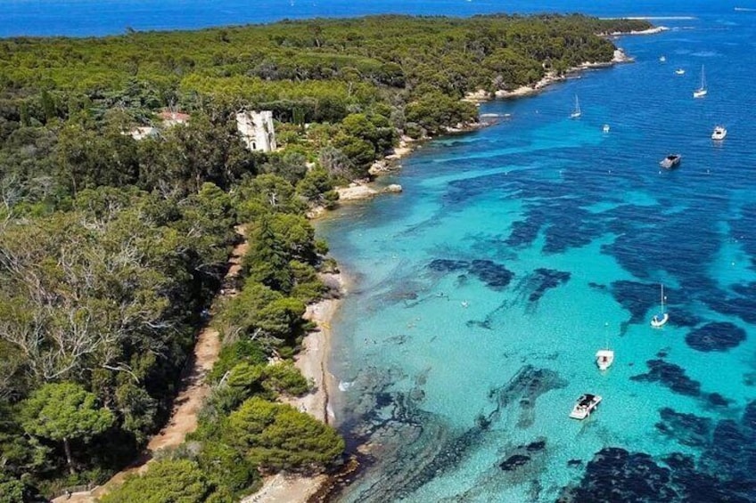 boat trip without a license to the Lérins Islands 4