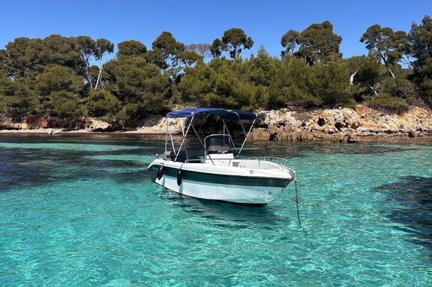 boat trip without a license to the Lérins Islands 3