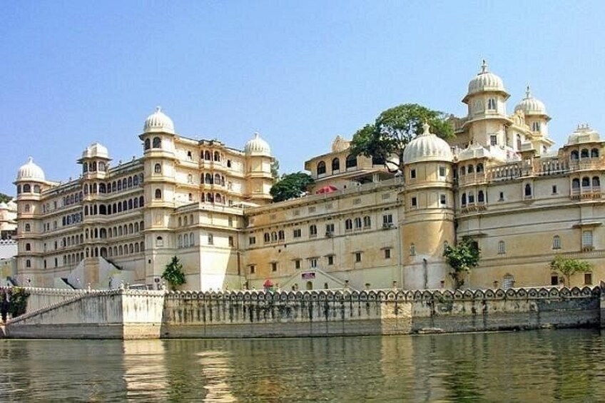 Full Day Udaipur Sightseeing Tour by tuk tuk 2