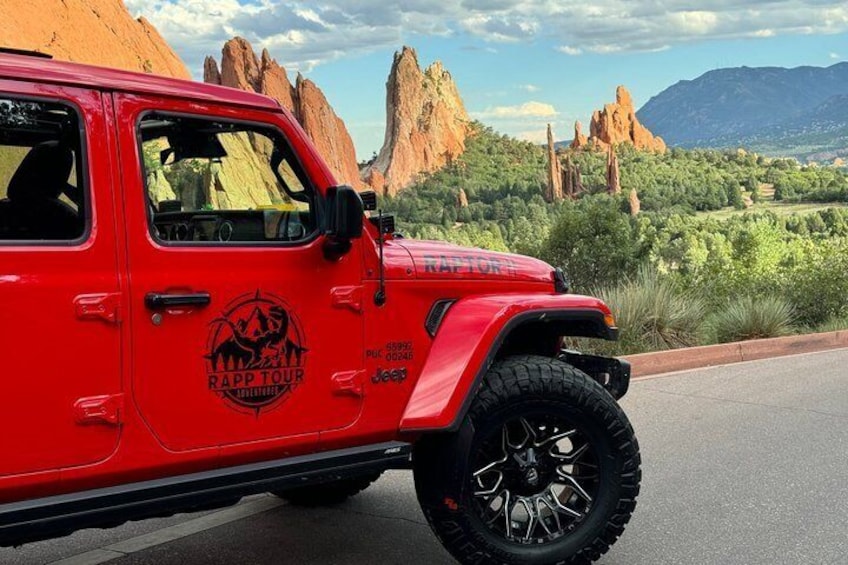 Colorado Springs: Garden of the Gods Luxury Jeep Tours 1