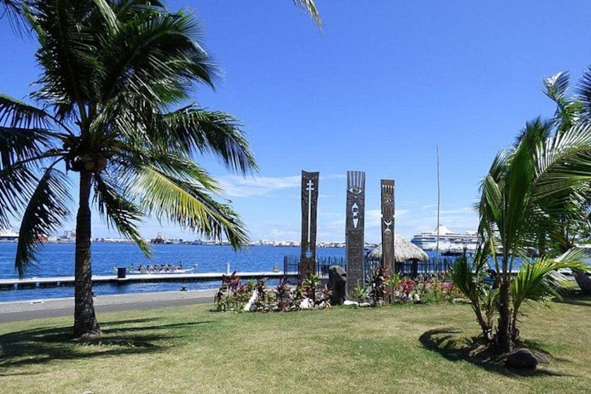 Nuclear Test Memorial (Tū Marama Square) 1