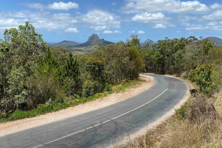 Glass House Mountains Tour by Joel's Journeys