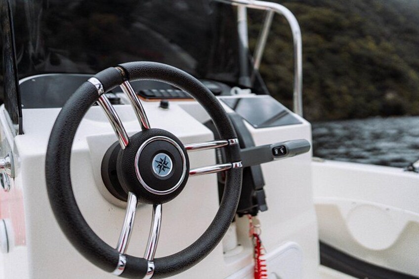 Four Hours Boat Rental in Lake Como 3