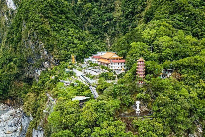 Taroko & Qingshui Cliffs & Qixingtan Chartered Tour 3