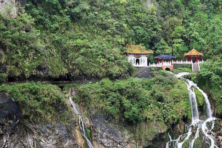 Taroko & Qingshui Cliffs & Qixingtan Chartered Tour 1