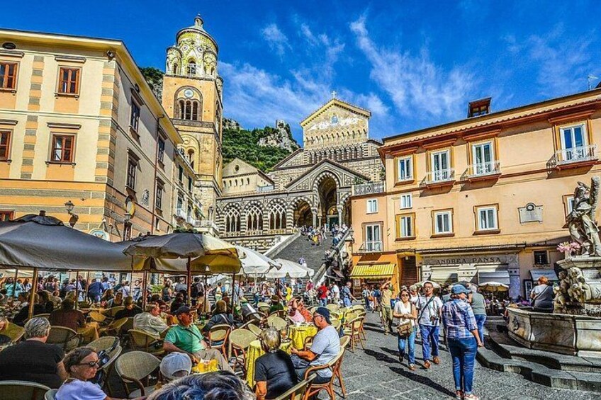 Lecce to Amalfi with a 2h stop in Bari 1