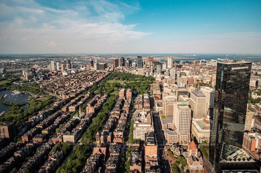 30-Min Private Helicopter Skyline Tour of Boston 4