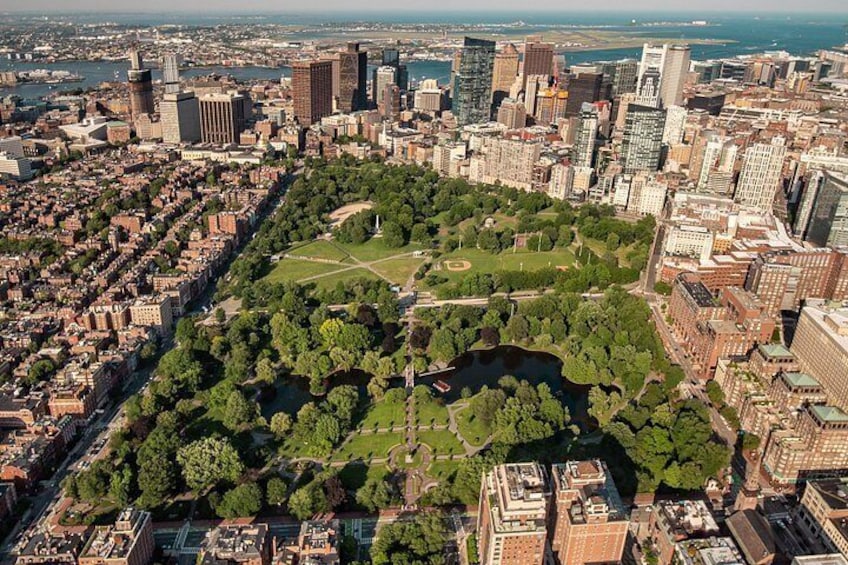 30-Min Private Helicopter Skyline Tour of Boston 4