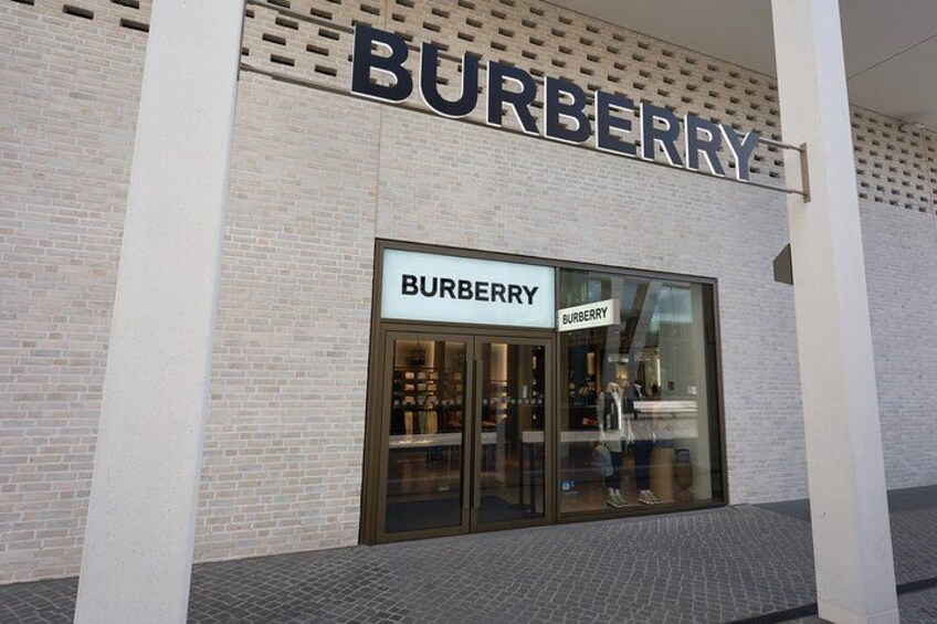 Private Shopping Tour from Stuttgart City to Outletcity Metzingen 5