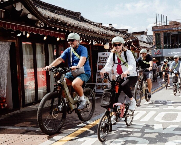 Seoul: City Highlights eBike Tour 1