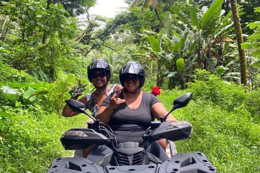 Guided tour of the island and its Tahaa getaways by Quad ATV 3