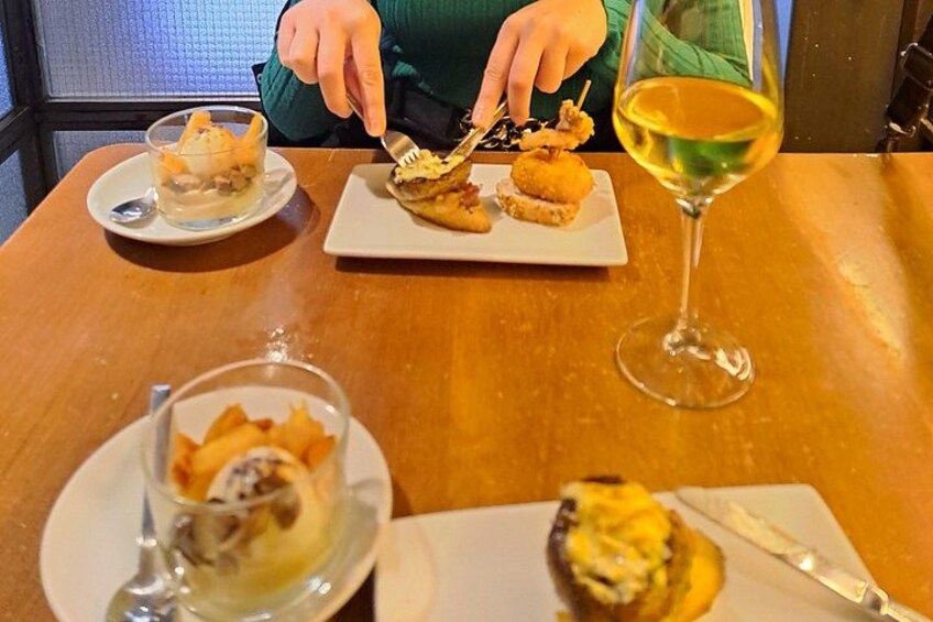 Bilbao Food Tour: Pintxos, Drinks, and Tapas with a Local 3