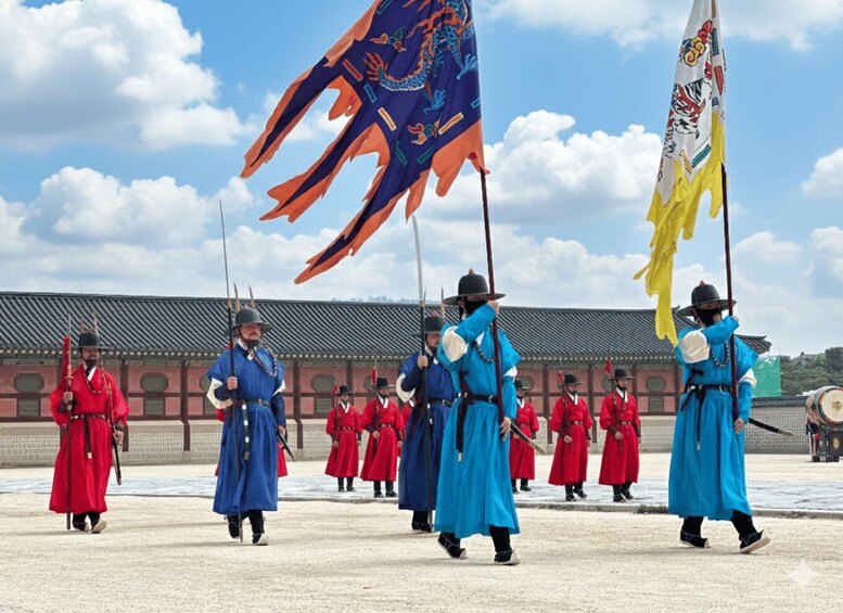 Seoul Highlights: Gyeongbok Palace, Insadong & N Seoul Tower 1