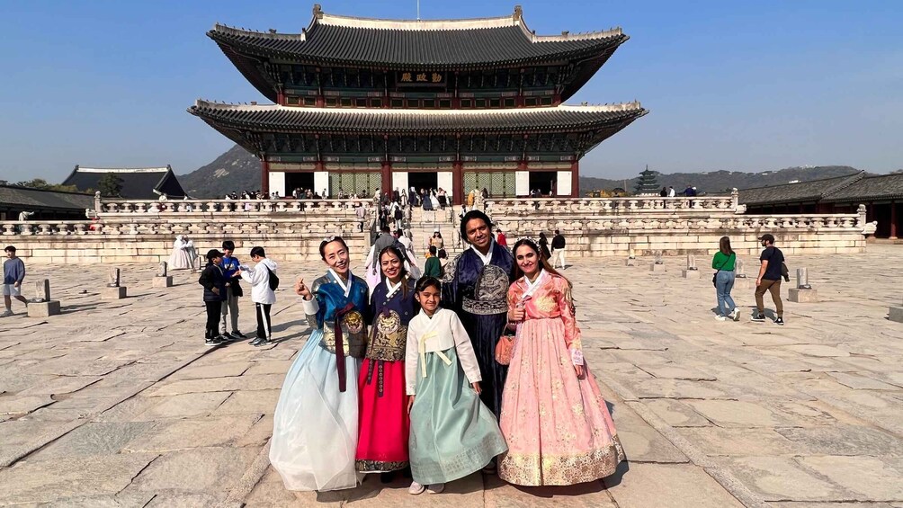 Picture 9 for Activity Seoul Highlights: Gyeongbok Palace, Insadong & N Seoul Tower 5