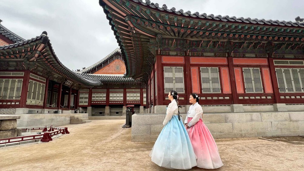 Picture 6 for Activity Seoul Highlights: Gyeongbok Palace, Insadong & N Seoul Tower 3