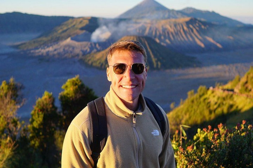 Uncover the breathtaking beauty of Mount Bromo and the enchanting landscapes of Malang. Adventure awaits – book your escape now! 1