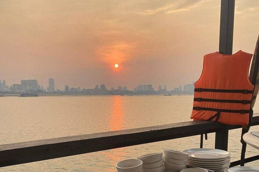 Sunset Cruise-Unlimited Beers-Sodas-BBQ buffet-Fruit platter 3
