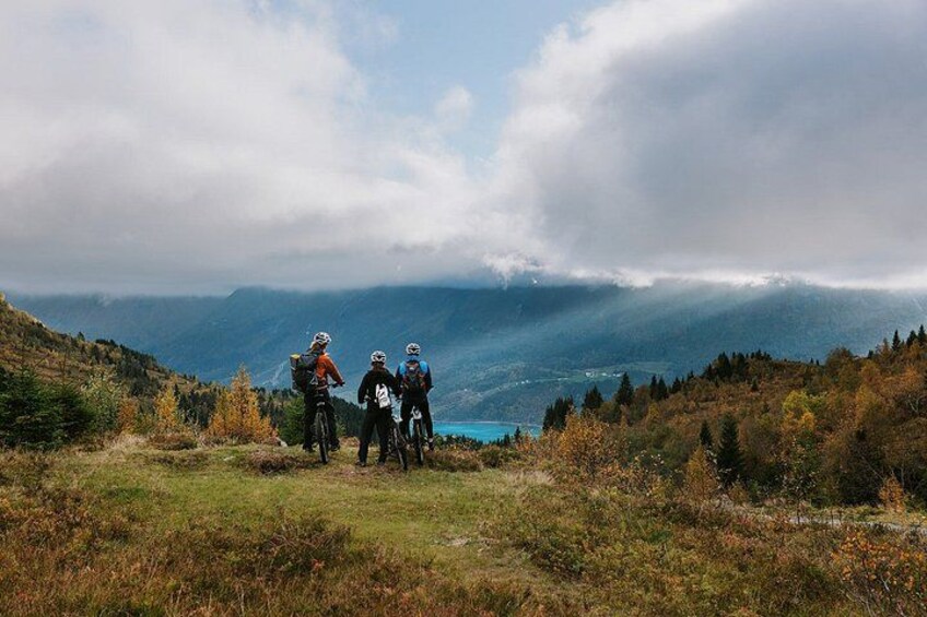 Spectacular E-Bike Trip to the Mountain Pass over Flow 5