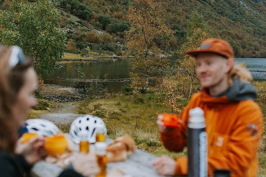 Spectacular E-Bike Trip to the Mountain Pass over Flow 3