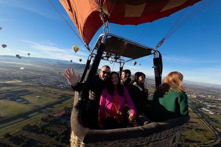 All-inclusive hot air balloon flight over Teotihuacan 5