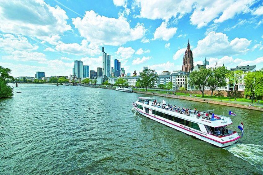 Frankfurt Sightseeing Cruise 2