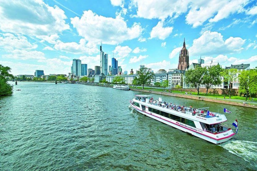 Frankfurt Sightseeing Cruise 5