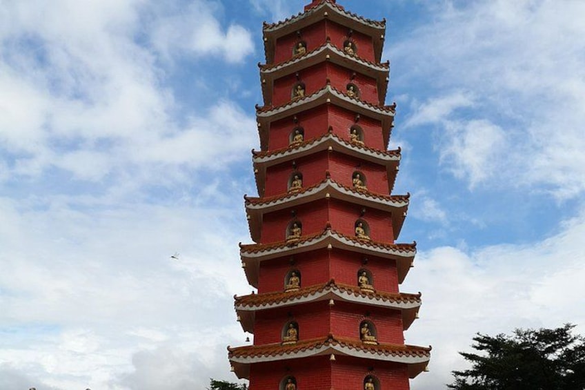 Hong Kong : Must-See Attractions Walking Tour With A Guide 2