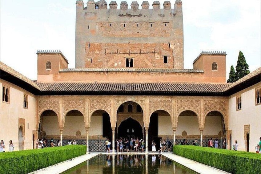 Comares Courtyard 1