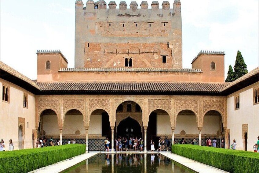 Comares Courtyard 1