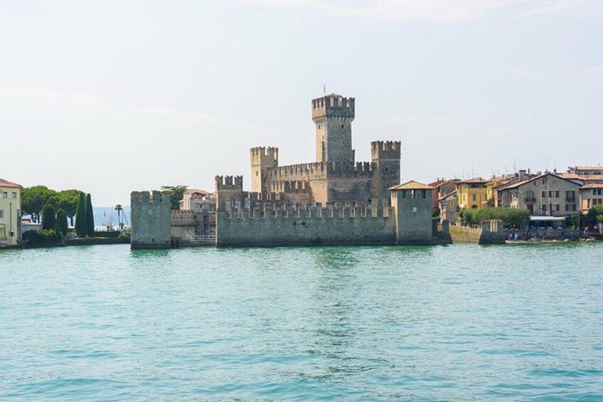 From Peschiera : East Coast Boat Tour to Sirmione 4