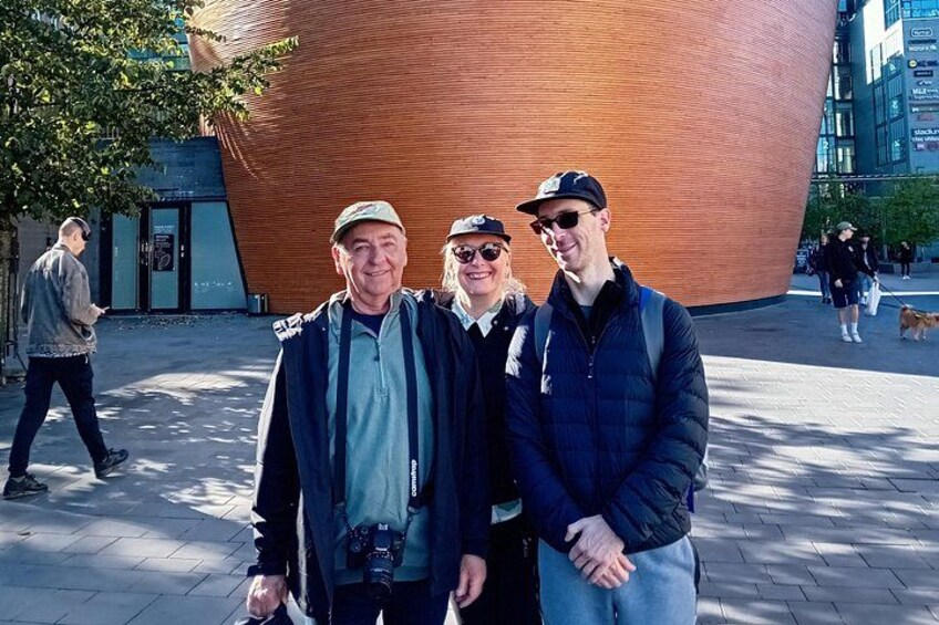 Helsinki Walking Tour With a Sociologist 5