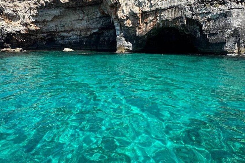 3 Hour Group Tour by Boat to the Caves of Santa Maria di Leuca 2