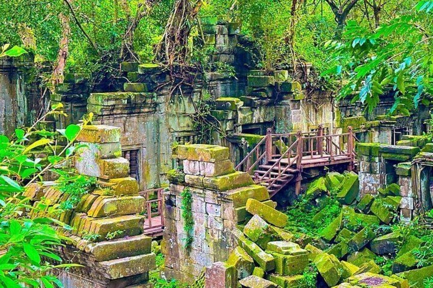 Siem Reap full-day Angkor temples by motorbike and guide 2