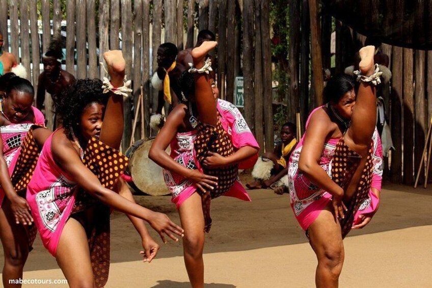 Swaziland - traditional Swazi dance