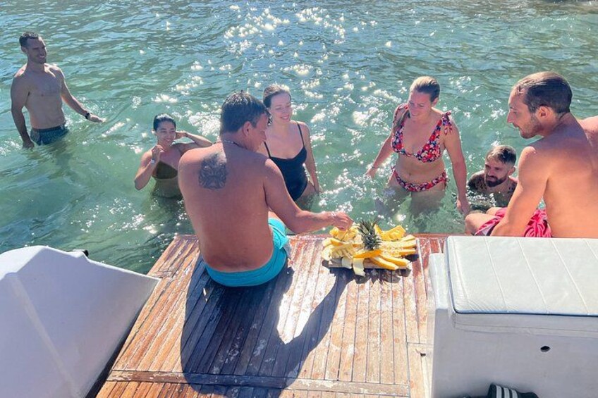 Boat excursion in Cefalù and snorkeling 3 hours fruit and drink 1