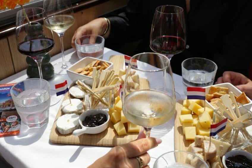 Haarlem: The Cheese and Wine Evening Cruise 4