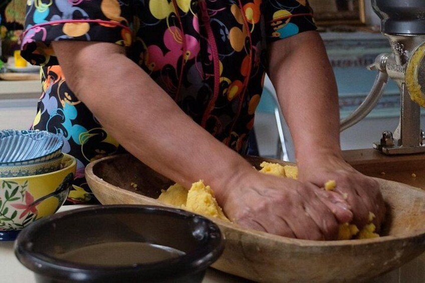 Sabor Colombiano Cooking Studio 2