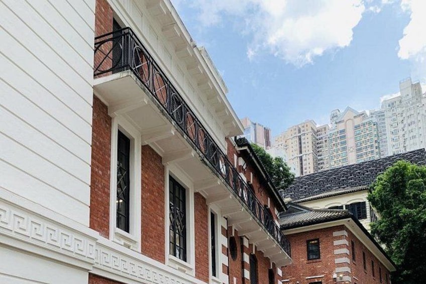 Top-Rated Hong Kong Tour: Peak Tram, Dim Sum & Cultural Sights 3