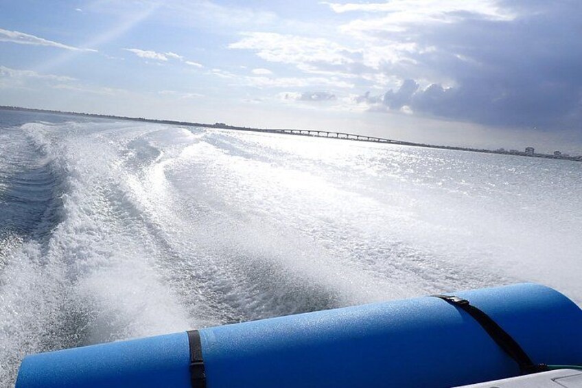 Yacht party cruise in St. Petersburg to Shell Key 2