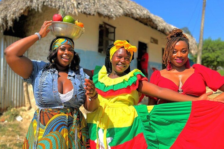 Color and Joy: The colors of power that are impossible to ignore represent the culture in every corner of Palenque. 1