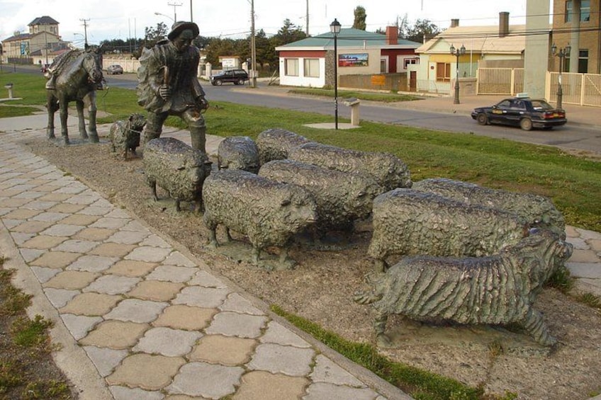 Punta Arenas: Half day traditional City Tour 3
