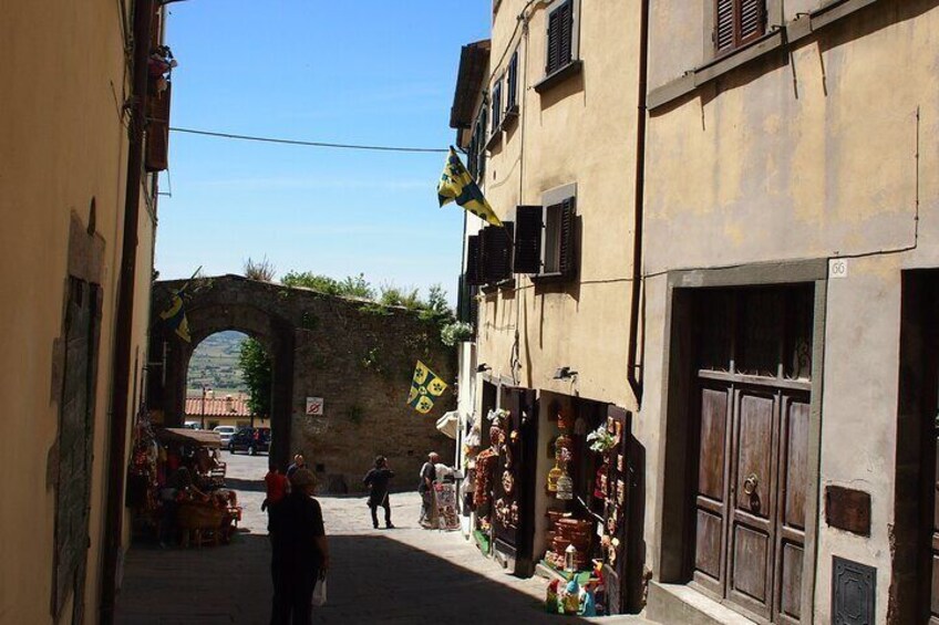 Cortona Private walking Tour under the Tuscan sun 