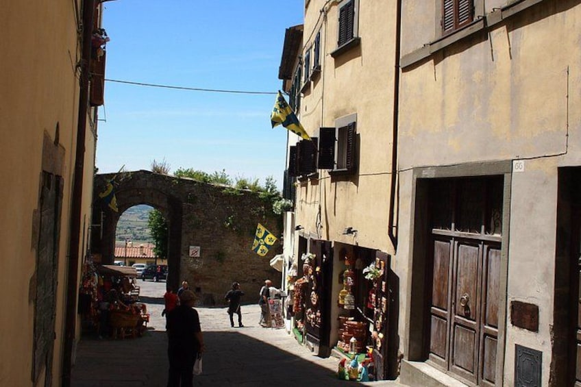Cortona Private walking Tour under the Tuscan sun 3